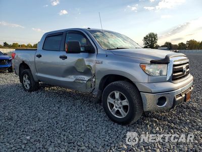Czwarte zdjęcie samochodu z boku: 2010 TOYOTA TUNDRA CREWMAX SR5 VIN:5TFDY5F1XAX136992 - miniatura