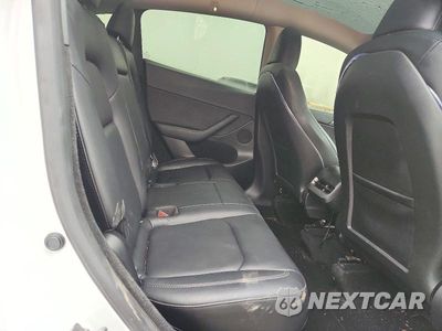 Zdjęcie 11 z 14 samochodu: 2023 TESLA MODEL Y VIN:7SAYGDEE5PF816887 - miniatura