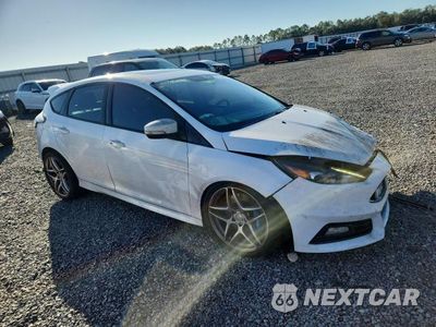 Czwarte zdjęcie samochodu z boku: 2018 FORD FOCUS ST VIN:1FADP3L93JL245597 - miniatura