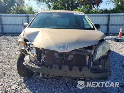 Piąte zdjęcie samochodu w środku: 2011 TOYOTA SIENNA BASE 7-PASSENGER VIN:5TDKA3DC0BS009180 - miniatura