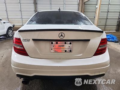 Zdjęcie 6 z 13 samochodu: 2012 MERCEDES-BENZ C 250 VIN:WDDGF4HBXCR193306 - miniatura