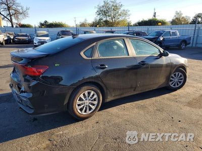 Trzecie zdjęcie samochodu z tyłu: 2021 KIA FORTE FE VIN:3KPF24AD5ME304953 - miniatura
