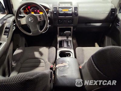 Zdjęcie 8 z 13 samochodu: 2011 NISSAN PATHFINDER S VIN:5N1AR1NB9BC618098 - miniatura