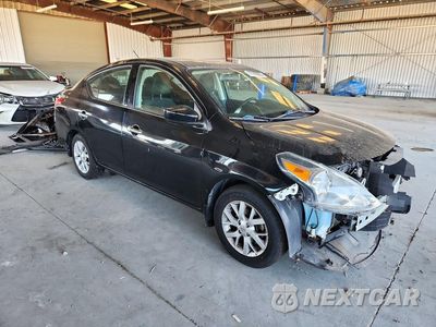 Czwarte zdjęcie samochodu z boku: 2017 NISSAN VERSA 1.6 S VIN:3N1CN7AP2HL803624 - miniatura
