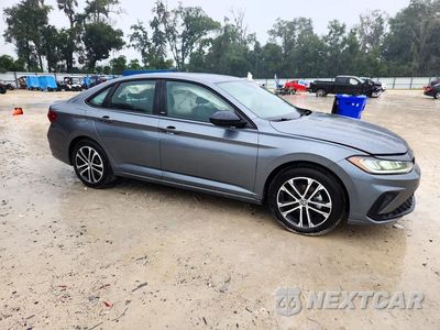 Czwarte zdjęcie samochodu z boku: 2025 VOLKSWAGEN JETTA SPORT VIN:3VWBX7BU0SM046387 - miniatura