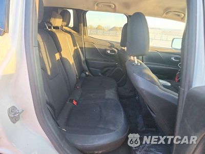 Zdjęcie 10 z 12 samochodu: 2020 JEEP RENEGADE LATITUDE VIN:ZACNJBBB5LPL87444 - miniatura