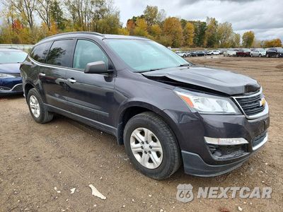 Czwarte zdjęcie samochodu z boku: 2017 CHEVROLET TRAVERSE LS VIN:1GNKRFKD9HJ197281 - miniatura
