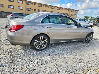 Trzecie zdjęcie samochodu z tyłu: 2020 MERCEDES-BENZ C 300 VIN:W1KWF8DB6LR597289 - miniatura