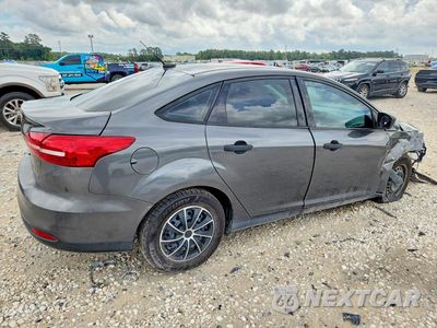 Trzecie zdjęcie samochodu z tyłu: 2018 FORD FOCUS S VIN:1FADP3E27JL244355 - miniatura