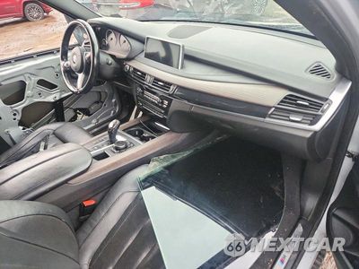 Zdjęcie 8 z 12 samochodu: 2015 BMW X5 XDRIVE50I VIN:5UXKR6C58F0J76214 - miniatura
