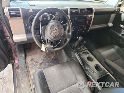 Zdjęcie 8 z 13 samochodu: 2007 TOYOTA FJ CRUISER BASE VIN:JTEBU11F770058831 - miniatura
