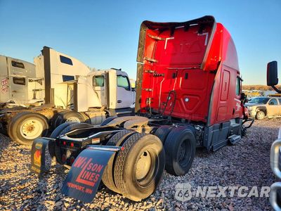 Trzecie zdjęcie samochodu z tyłu: 2025 FREIGHTLINER CASCADIA 126 SEMI TRUCK VIN:3AKJHHDR6SSWC0012 - miniatura