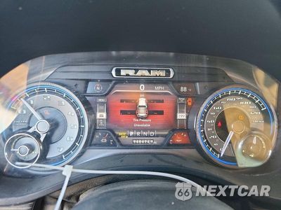 Zdjęcie 9 z 13 samochodu: 2019 RAM 1500 LIMITED VIN:1C6SRFHTXKN669809 - miniatura