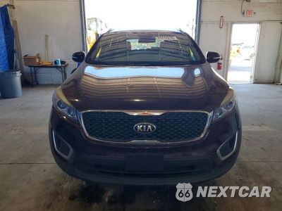 Piąte zdjęcie samochodu w środku: 2016 KIA SORENTO LX V6 VIN:5XYPGDA53GG048320 - miniatura