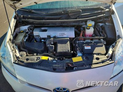 Zdjęcie 11 z 12 samochodu: 2013 TOYOTA PRIUS THREE VIN:JTDKN3DU6D5543662 - miniatura