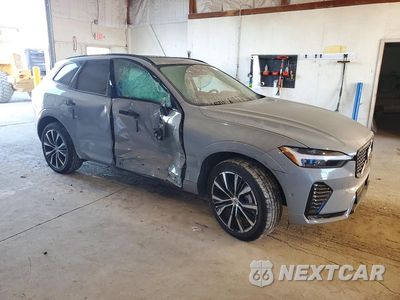 Czwarte zdjęcie samochodu z boku: 2025 VOLVO XC60 PLUS VIN:YV4M12RC4S1113371 - miniatura
