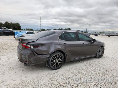 Trzecie zdjęcie samochodu z tyłu: 2023 TOYOTA CAMRY SE VIN:4T1G11AK8PU820536 - miniatura
