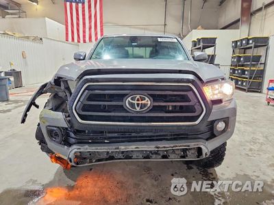 Piąte zdjęcie samochodu w środku: 2021 TOYOTA TACOMA SR5 V6 VIN:5TFAZ5CN8MX116641 - miniatura