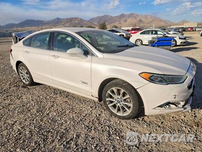 Czwarte zdjęcie samochodu z boku: 2017 FORD FUSION SE PHEV VIN:3FA6P0PU4HR285088 - miniatura