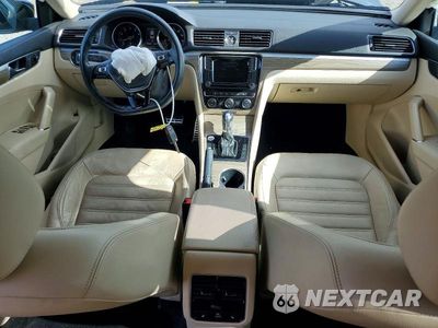 Zdjęcie 8 z 13 samochodu: 2017 VOLKSWAGEN PASSAT SEL PREMIUM VIN:1VWCT7A31HC021730 - miniatura