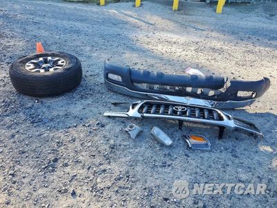 Zdjęcie 12 z 13 samochodu: 2003 TOYOTA TACOMA V6 VIN:5TEWN72N23Z184360 - miniatura