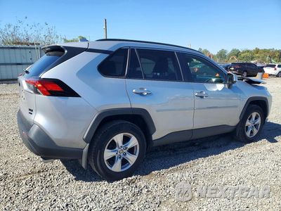 Trzecie zdjęcie samochodu z tyłu: 2020 TOYOTA RAV4 XLE VIN:JTMP1RFV8LJ027996 - miniatura