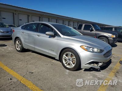 Czwarte zdjęcie samochodu z boku: 2018 FORD FUSION SE HYBRID VIN:3FA6P0LU1JR195036 - miniatura