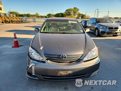 Piąte zdjęcie samochodu w środku: 2003 TOYOTA CAMRY XLE VIN:4T1BE30KX3U685078 - miniatura