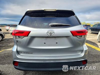 Zdjęcie 6 z 13 samochodu: 2019 TOYOTA HIGHLANDER LE VIN:5TDBZRFH2KS974529 - miniatura