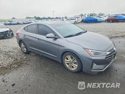 Czwarte zdjęcie samochodu z boku: 2019 HYUNDAI ELANTRA SEL VIN:5NPD84LFXKH443666 - miniatura