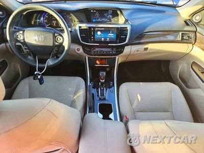 Zdjęcie 8 z 12 samochodu: 2017 HONDA ACCORD TOURING HYBRID VIN:JHMCR6F76HC020109 - miniatura