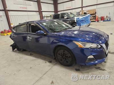 Czwarte zdjęcie samochodu z boku: 2019 NISSAN ALTIMA S VIN:1N4BL4BVXKC103384 - miniatura