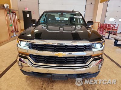 Piąte zdjęcie samochodu w środku: 2018 CHEVROLET SILVERADO K1500 LT VIN:2GCVKREC2J1105099 - miniatura