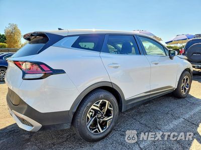 Trzecie zdjęcie samochodu z tyłu: 2025 KIA SPORTAGE LX VIN:5XYK23DF1SG320461 - miniatura