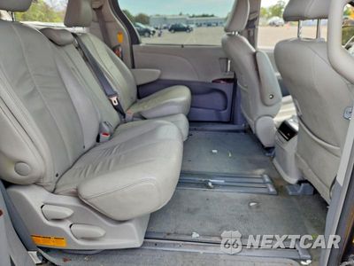 Zdjęcie 11 z 13 samochodu: 2013 TOYOTA SIENNA XLE 8-PASSENGER VIN:5TDYK3DC6DS404894 - miniatura