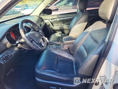 Zdjęcie 7 z 13 samochodu: 2011 KIA SORENTO SX VIN:5XYKWDA23BG146517 - miniatura