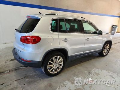 Trzecie zdjęcie samochodu z tyłu: 2016 VOLKSWAGEN TIGUAN S VIN:WVGAV7AX4GW574873 - miniatura