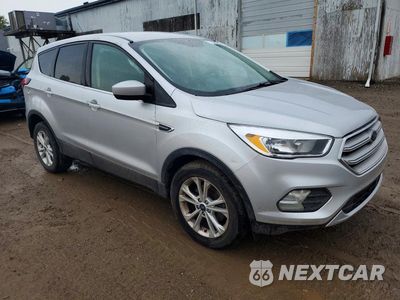 Czwarte zdjęcie samochodu z boku: 2019 FORD ESCAPE SE VIN:1FMCU0GD9KUA33547 - miniatura