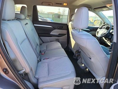 Zdjęcie 10 z 12 samochodu: 2014 TOYOTA HIGHLANDER LE PLUS VIN:5TDBKRFH5ES052118 - miniatura