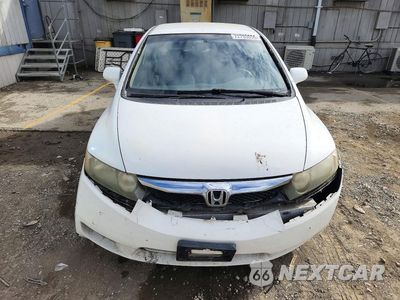 Piąte zdjęcie samochodu w środku: 2010 HONDA CIVIC LX VIN:2HGFA1F50AH586617 - miniatura