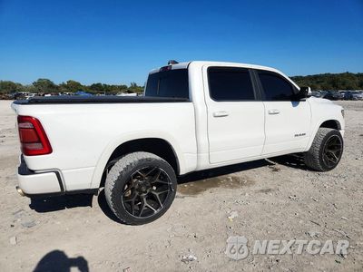 Trzecie zdjęcie samochodu z tyłu: 2019 RAM 1500 LARAMIE VIN:1C6SRFJT1KN807490 - miniatura
