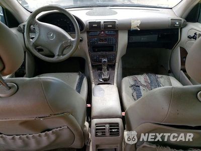 Zdjęcie 8 z 12 samochodu: 2003 MERCEDES-BENZ C 320 VIN:WDBRF64J33F406124 - miniatura