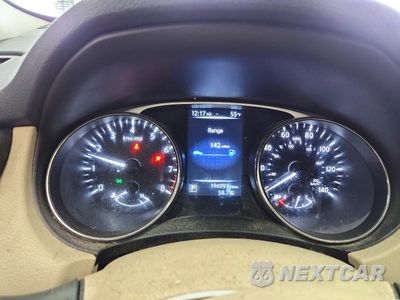 Zdjęcie 9 z 14 samochodu: 2015 NISSAN ROGUE SV VIN:5N1AT2MV8FC884804 - miniatura