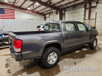 Trzecie zdjęcie samochodu z tyłu: 2017 TOYOTA TACOMA SR V6 VIN:5TFCZ5AN1HX055540 - miniatura