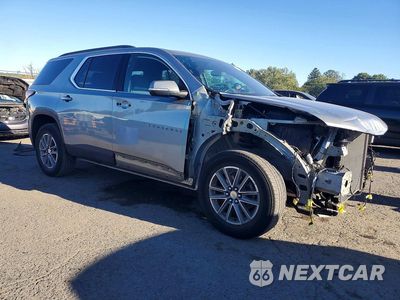Czwarte zdjęcie samochodu z boku: 2023 CHEVROLET TRAVERSE LT VIN:1GNERGKW1PJ313057 - miniatura