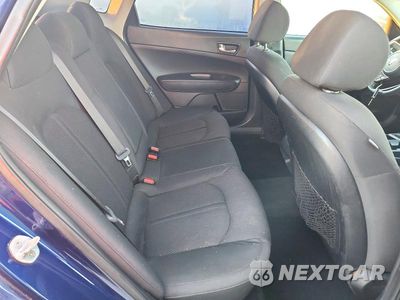Zdjęcie 10 z 12 samochodu: 2019 KIA OPTIMA LX VIN:5XXGT4L34KG322189 - miniatura