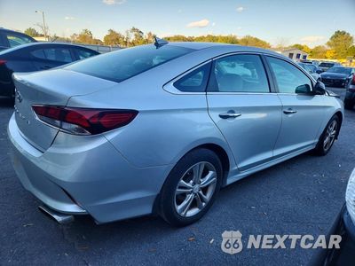 Trzecie zdjęcie samochodu z tyłu: 2018 HYUNDAI SONATA SEL+ VIN:5NPE34AF3JH716936 - miniatura