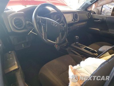 Zdjęcie 8 z 12 samochodu: 2017 TOYOTA TACOMA TRD SPORT VIN:5TFSZ5AN8HX111730 - miniatura