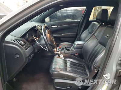 Zdjęcie 7 z 13 samochodu: 2018 CHRYSLER 300 S VIN:2C3CCABG1JH285619 - miniatura