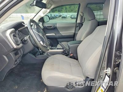 Zdjęcie 7 z 12 samochodu: 2018 TOYOTA TACOMA SR5 V6 VIN:3TMAZ5CN3JM074610 - miniatura